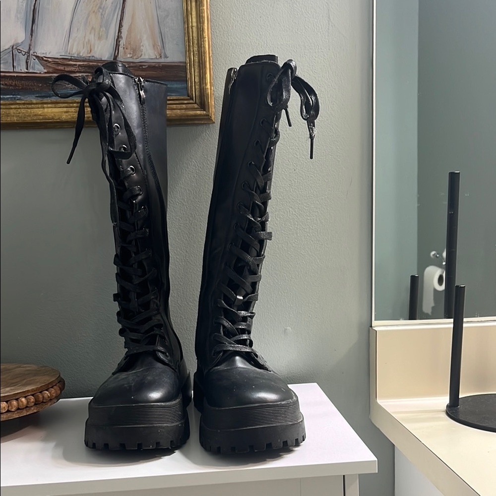 Black Lace-Up Women's Boots